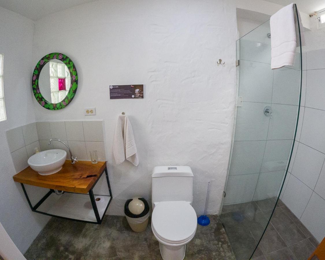 La K-Leta Boutique Guesthouse Puerto Ayora  Exteriör bild