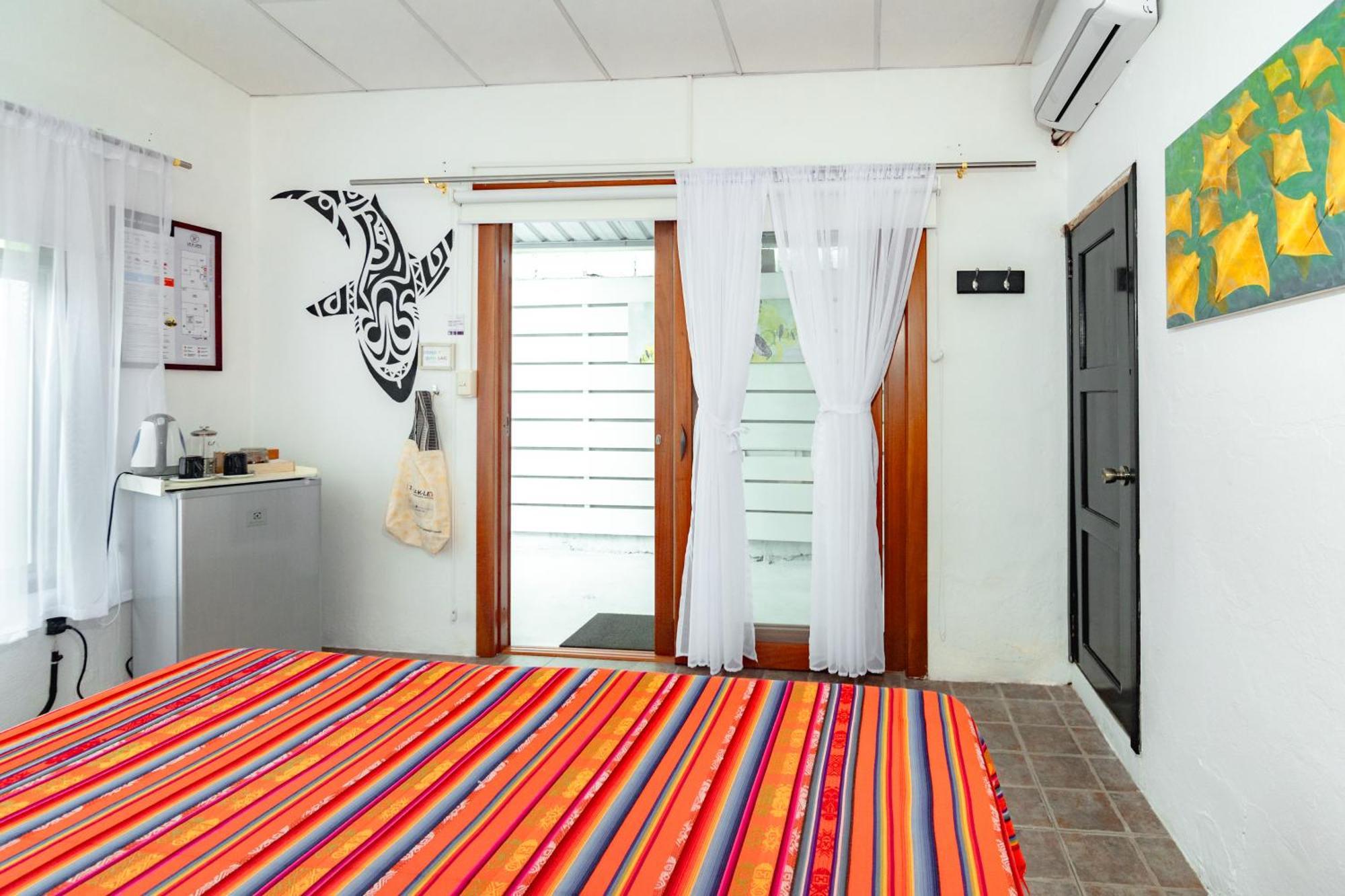 La K-Leta Boutique Guesthouse Puerto Ayora  Exteriör bild