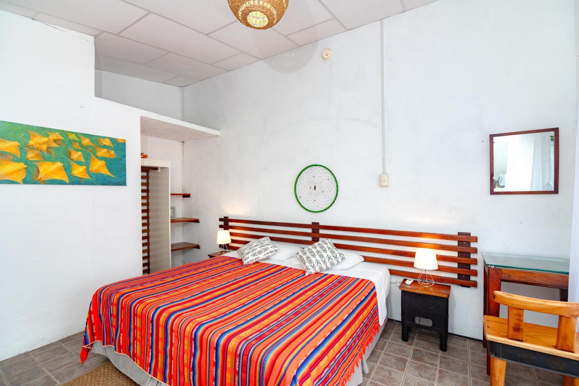 La K-Leta Boutique Guesthouse Puerto Ayora  Exteriör bild