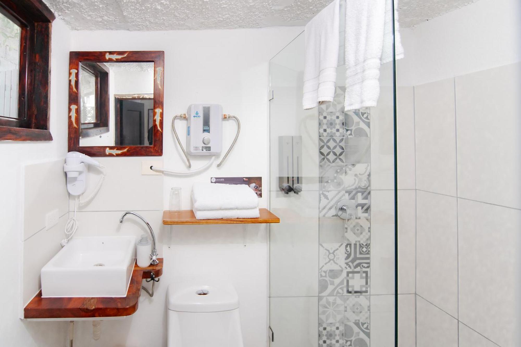 La K-Leta Boutique Guesthouse Puerto Ayora  Exteriör bild