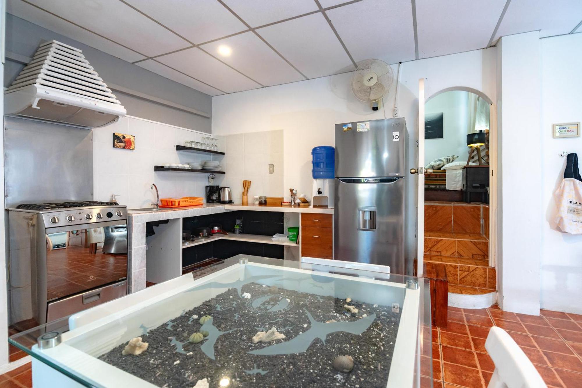 La K-Leta Boutique Guesthouse Puerto Ayora  Exteriör bild