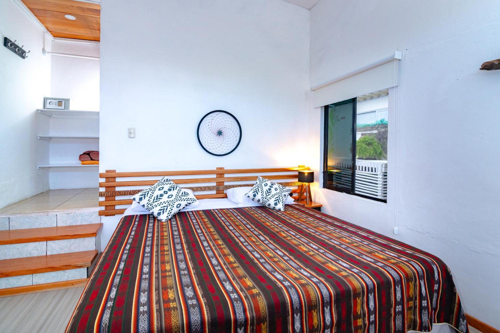 La K-Leta Boutique Guesthouse Puerto Ayora  Exteriör bild