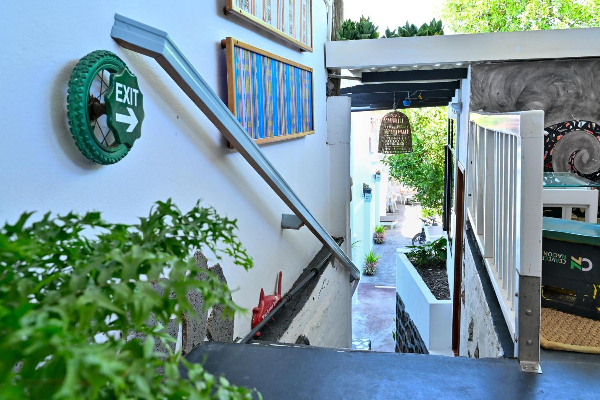 La K-Leta Boutique Guesthouse Puerto Ayora  Exteriör bild